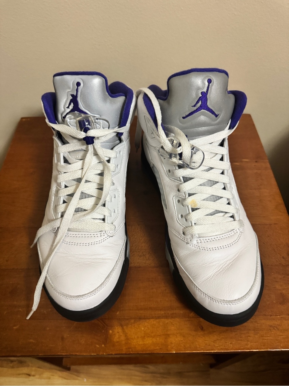 Jordan Retro 5 Shoe Box in White and Purple